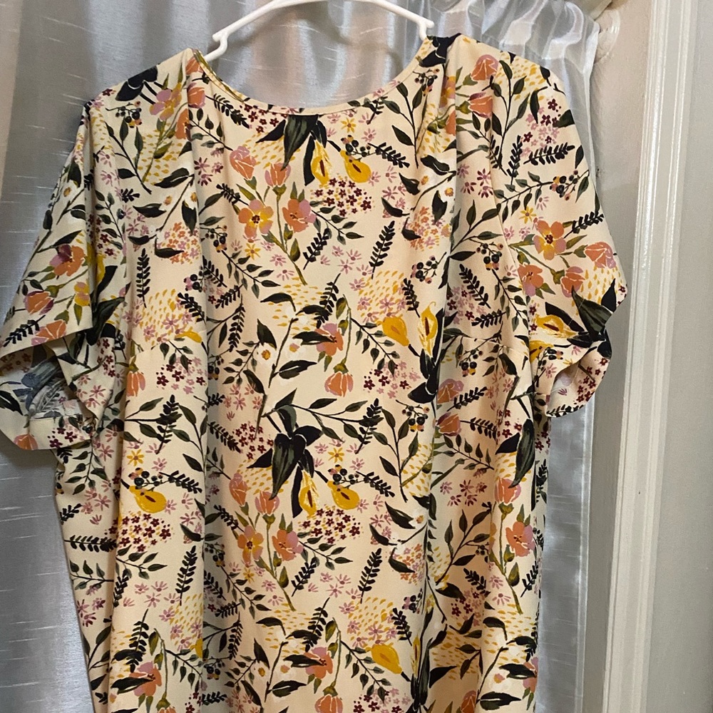 *flowery beautiful shirt